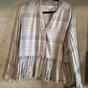 Mud Pie Tan and White Pleated Blouse with Mandarin Collar